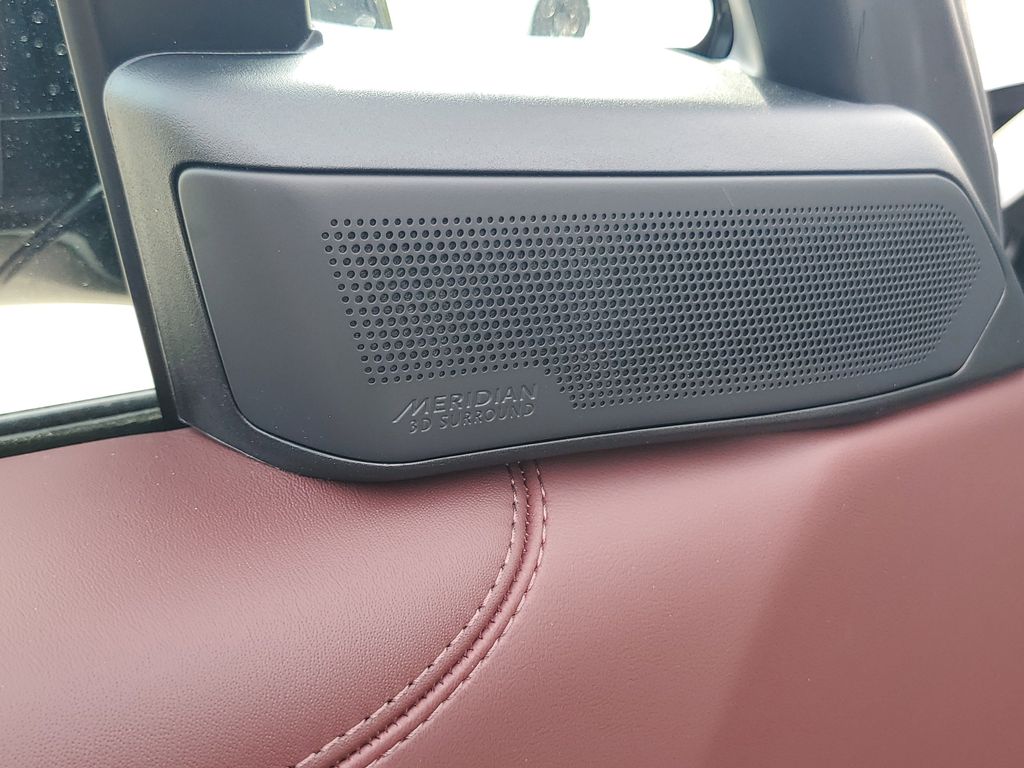 2026 Land Rover Range Rover SE - Photo 8