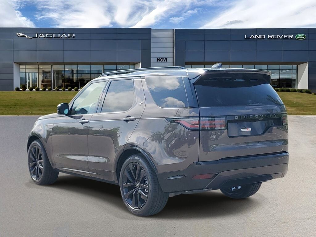 New 2026 Land Rover Discovery Dynamic SE SUV