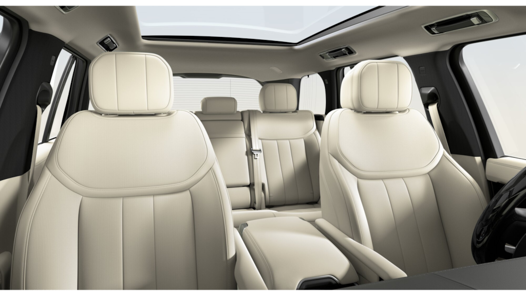 New 2026 Land Rover Range Rover SE 550PS