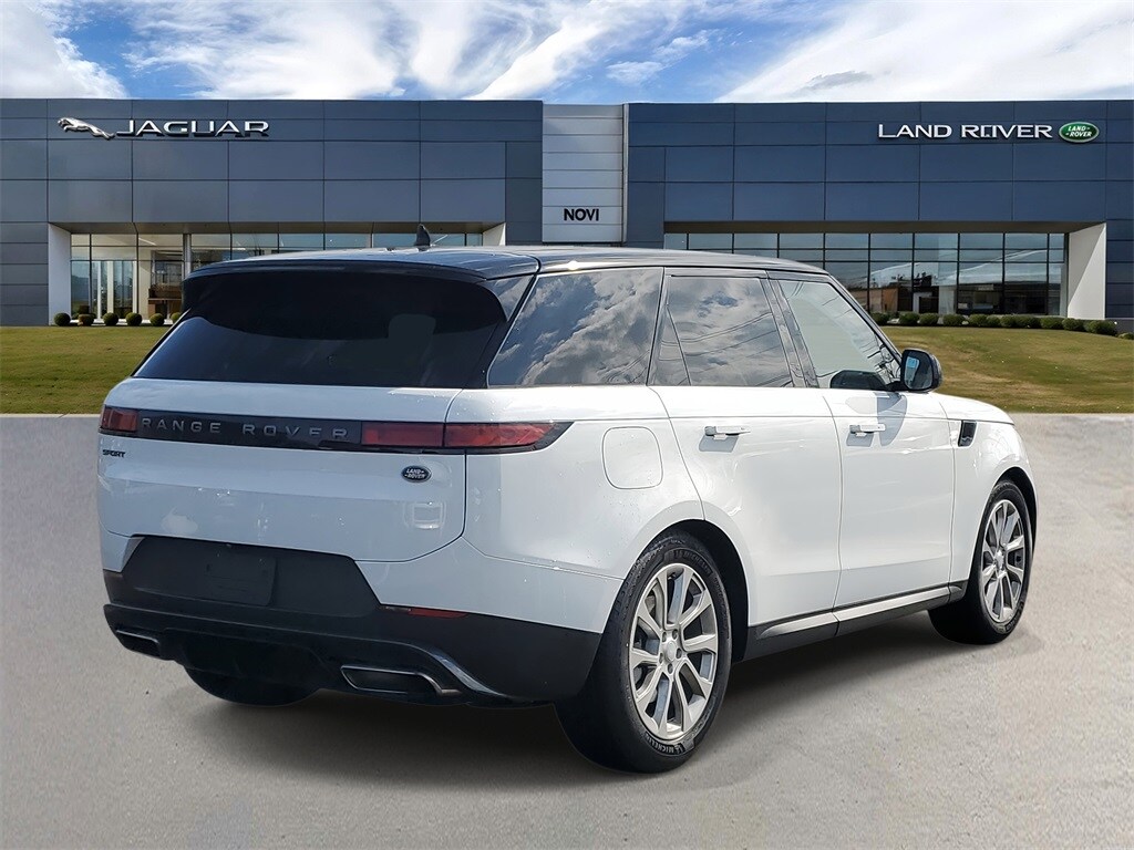 2023 Land Rover Range Rover Sport SE photo 3