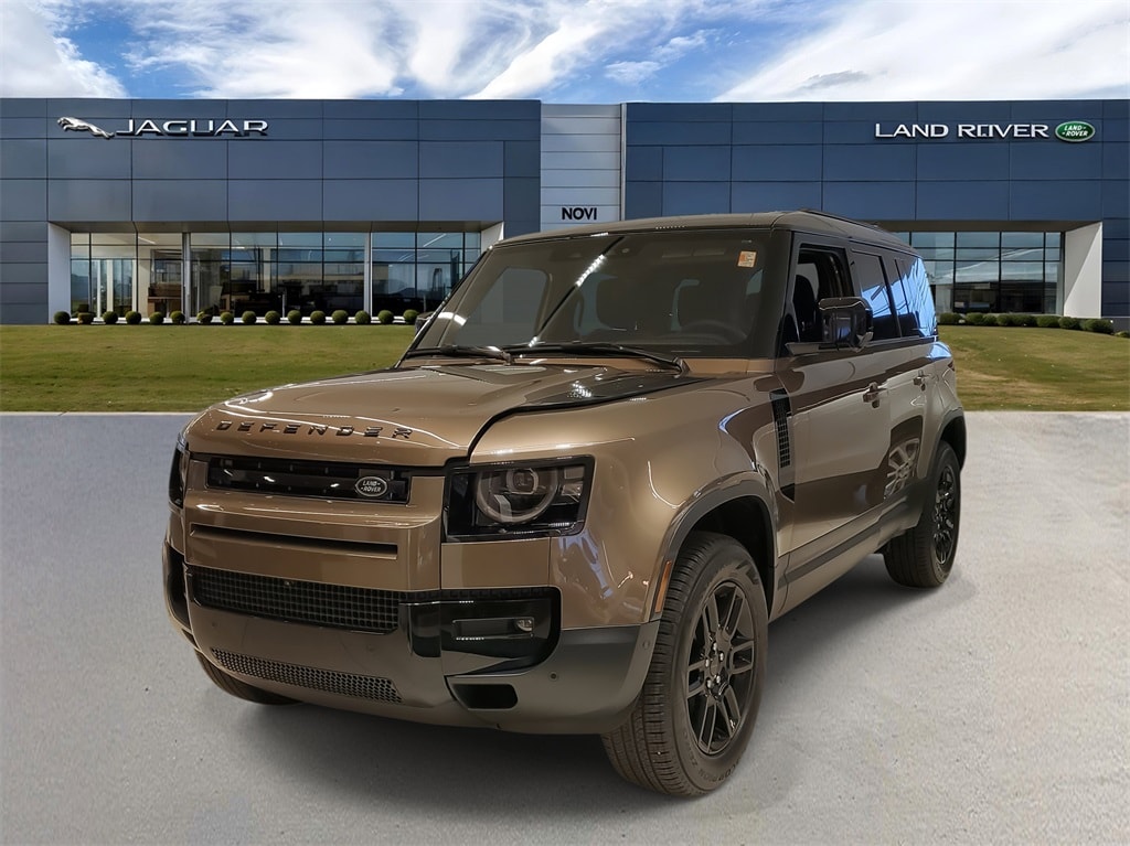 2026 Land Rover Defender S's photo
