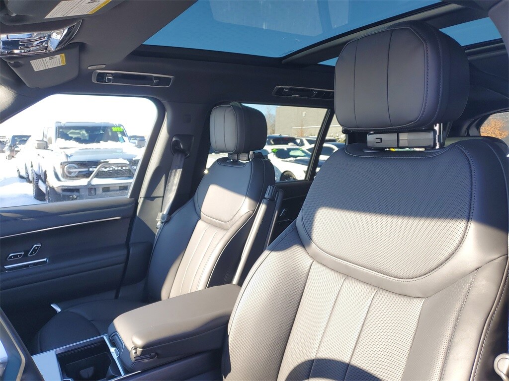 2026 Land Rover Range Rover SE - Photo 12