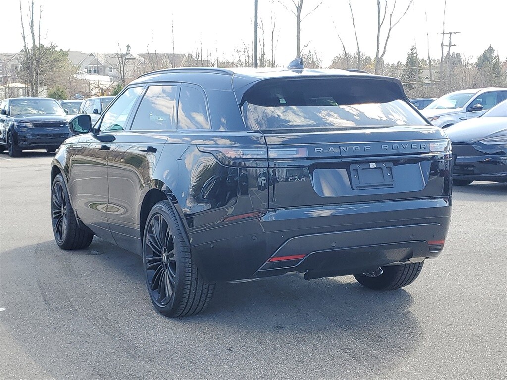 2026 Land Rover Range Rover Velar SE photo 2