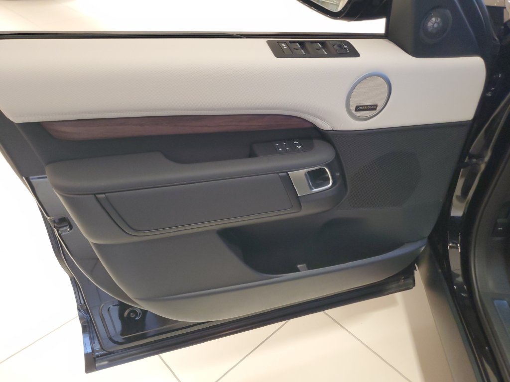 2026 Land Rover Discovery Dynamic SE - Photo 7
