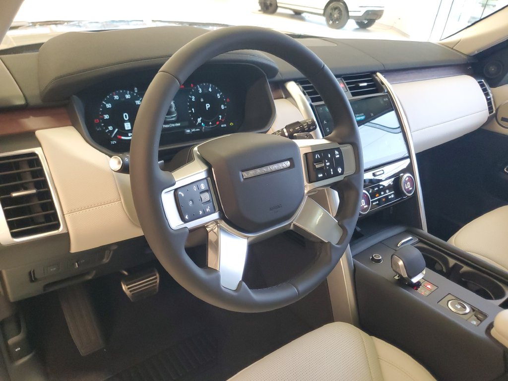 2026 Land Rover Discovery Dynamic SE - Photo 14
