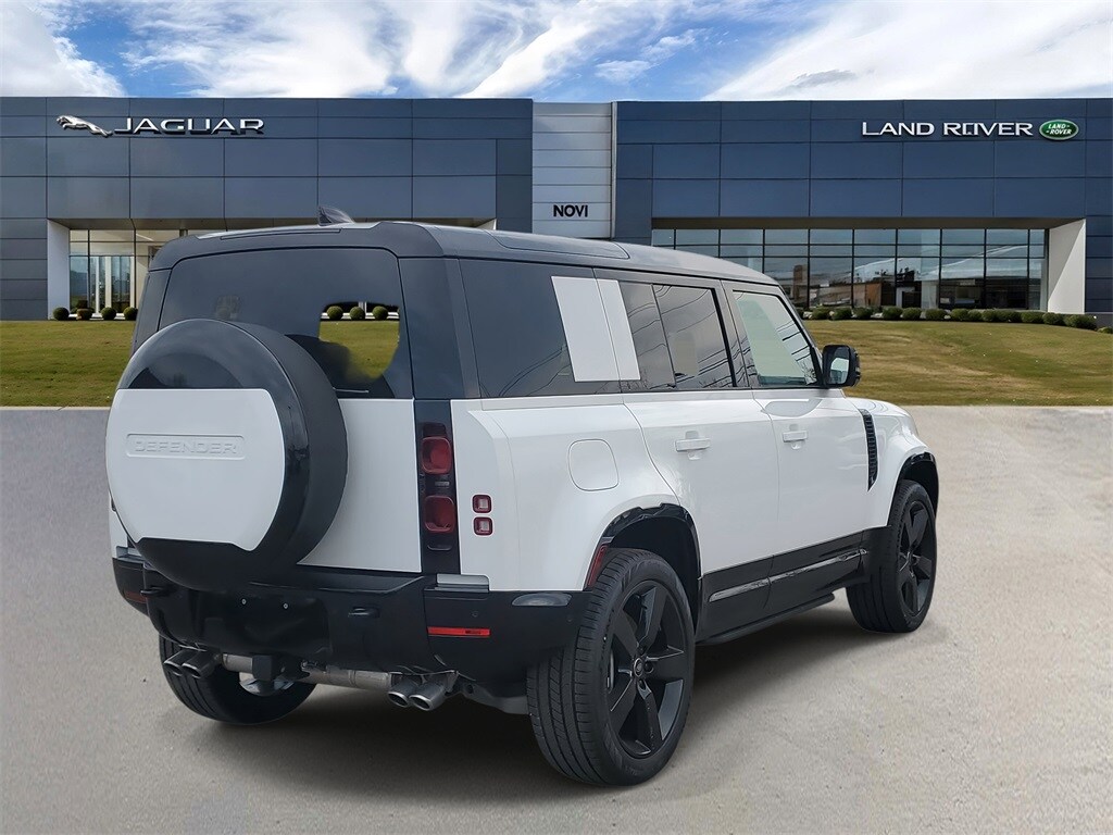 2025 Land Rover Defender 110 X-Dynamic SE photo 3