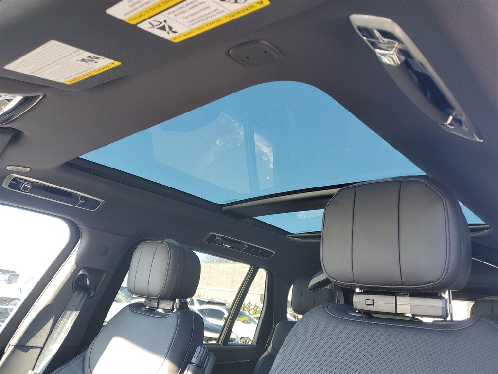 2026 Land Rover Range Rover SE - Photo 13