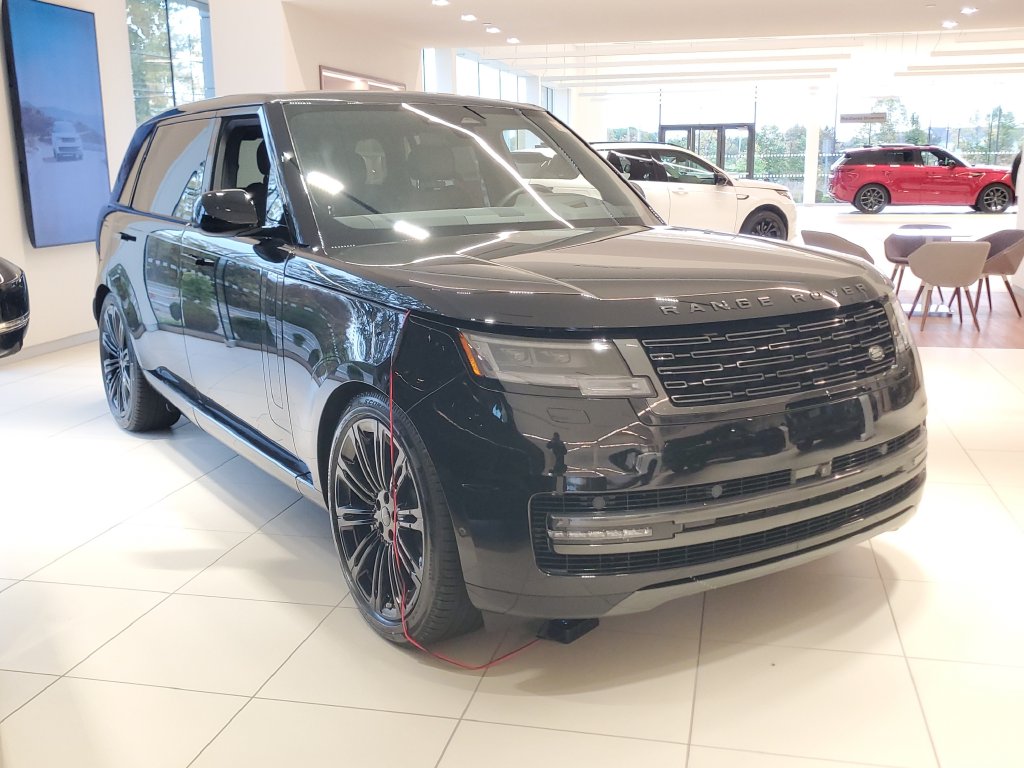 2026 Land Rover Range Rover SE - Photo 2