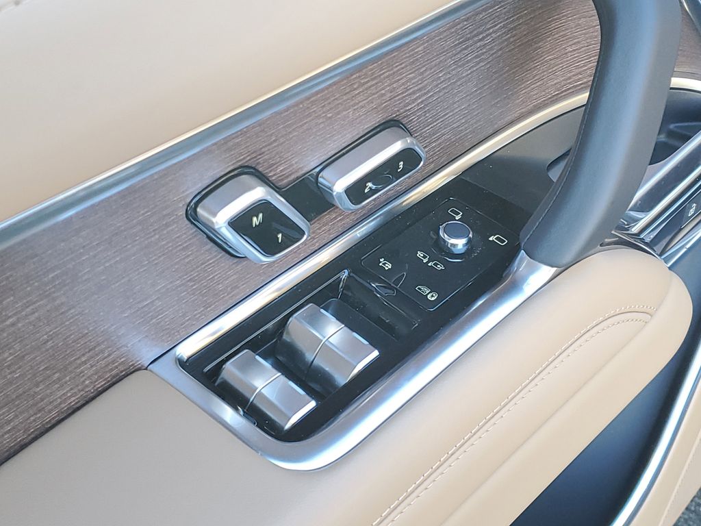 2026 Land Rover Range Rover SE - Photo 11