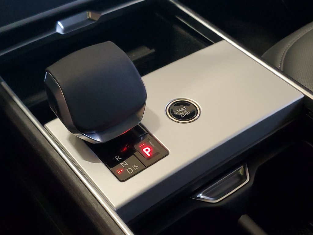 2026 Land Rover Range Rover SE - Photo 23