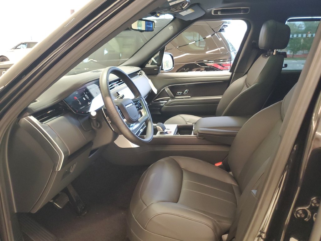 2026 Land Rover Range Rover SE - Photo 12