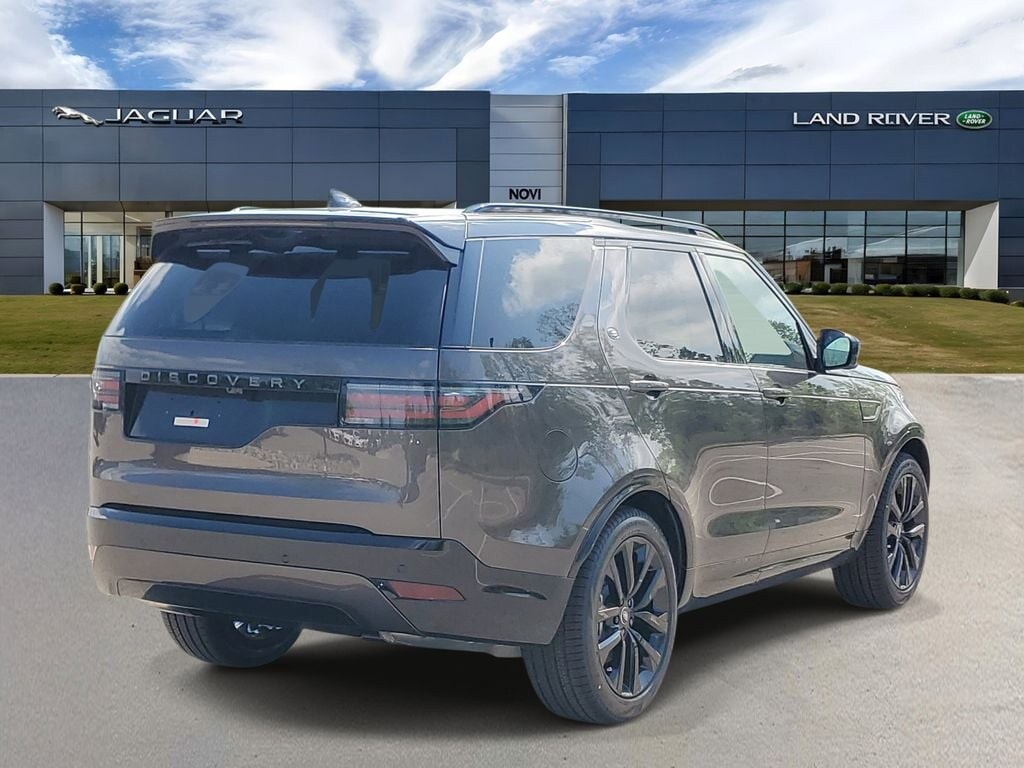 New 2026 Land Rover Discovery Dynamic SE SUV