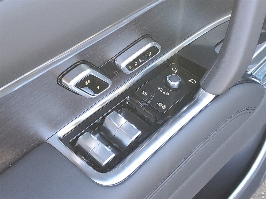 2026 Land Rover Range Rover SE - Photo 11