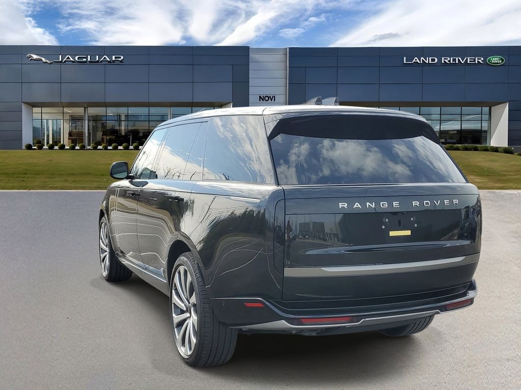 New 2026 Land Rover Range Rover SE LWB 7-Seats / V8 SUV