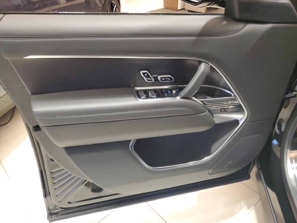 2026 Land Rover Range Rover SE - Photo 7