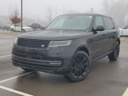 2026 Land Rover Range Rover SE LWB 7-Seats / V8 SUV