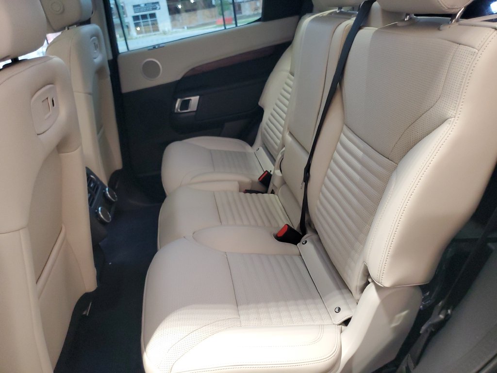 2026 Land Rover Discovery Dynamic SE - Photo 33