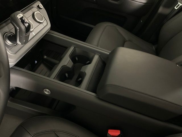 2026 Land Rover Defender X-Dynamic SE - Photo 14