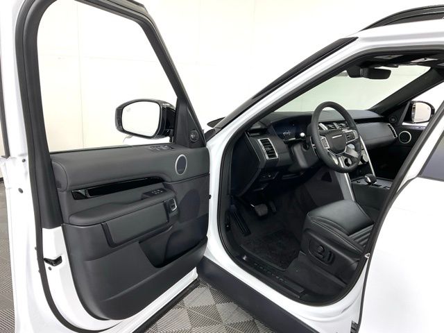2025 Land Rover Discovery S - Photo 24