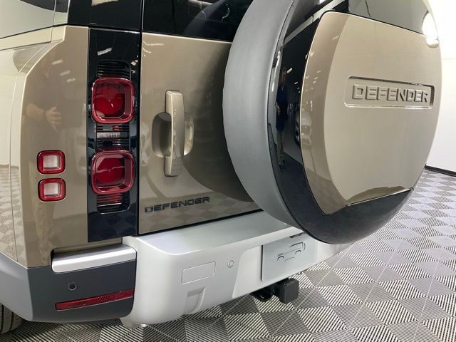 2025 Land Rover Defender S - Photo 43