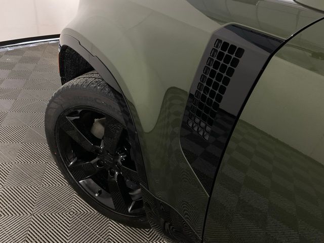 2026 Land Rover Defender X-Dynamic SE - Photo 35