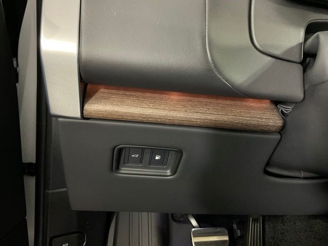 2025 Land Rover Range Rover SE - Photo 13