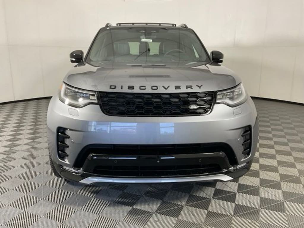 New 2026 Land Rover Discovery Dynamic SE SUV