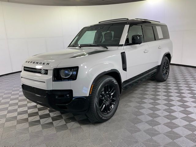 2026 Land Rover Defender 130 X-Dynamic SE P400's photo