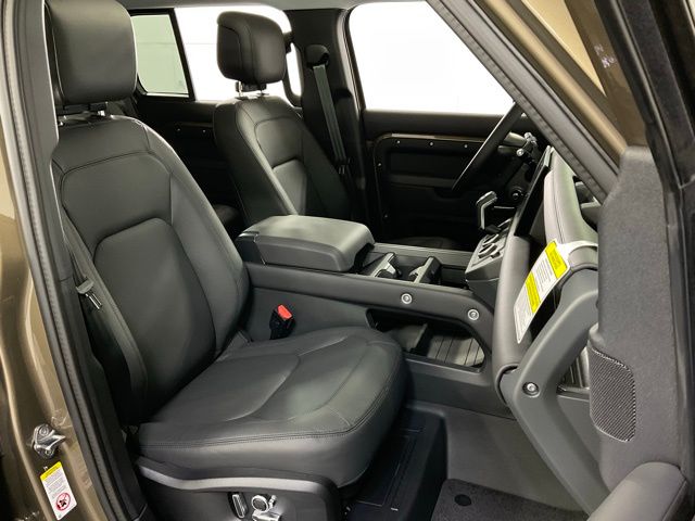 2025 Land Rover Defender S - Photo 34