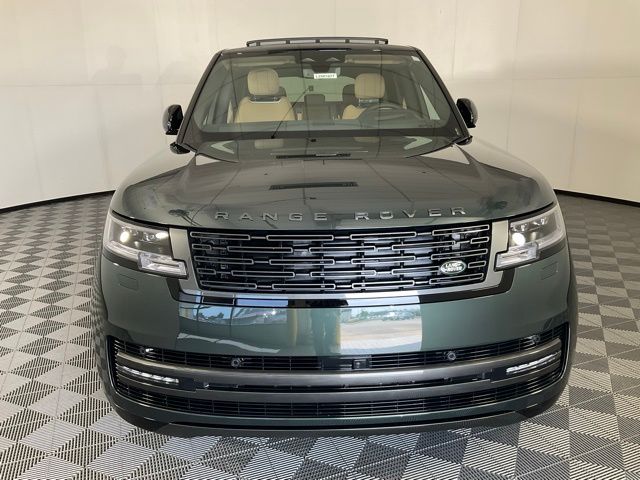 2025 Land Rover Range Rover SE photo 2