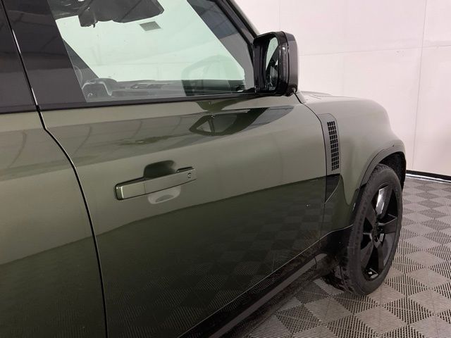 2026 Land Rover Defender X-Dynamic SE - Photo 7