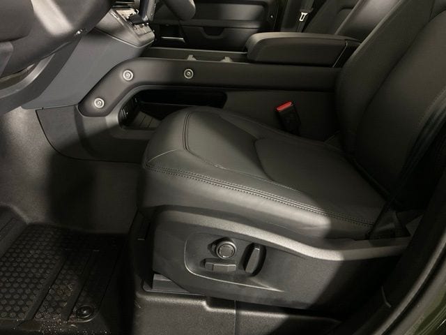 2026 Land Rover Defender X-Dynamic SE - Photo 27
