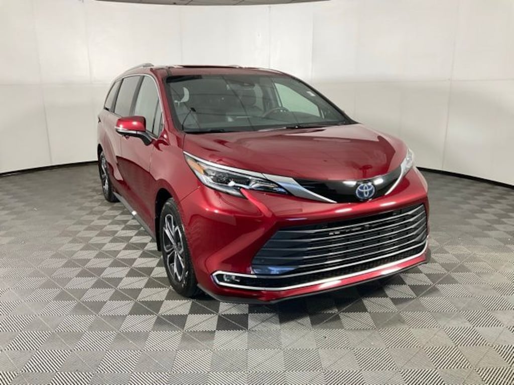 Used 2025 Toyota Sienna Platinum 7 Passenger Van Passenger Van