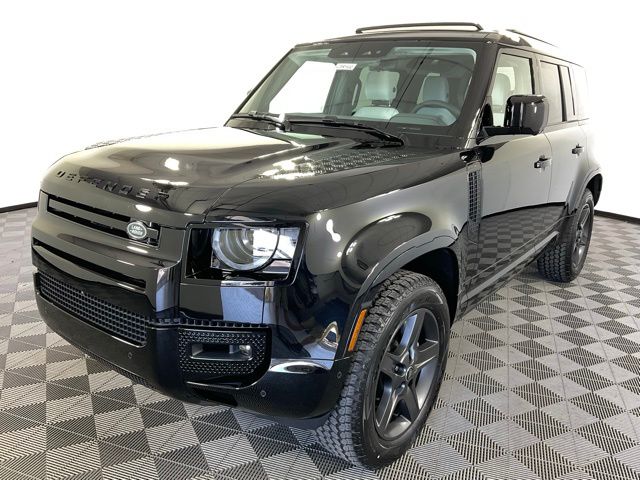 2025 Land Rover Defender 110 X-Dynamic SE photo 3