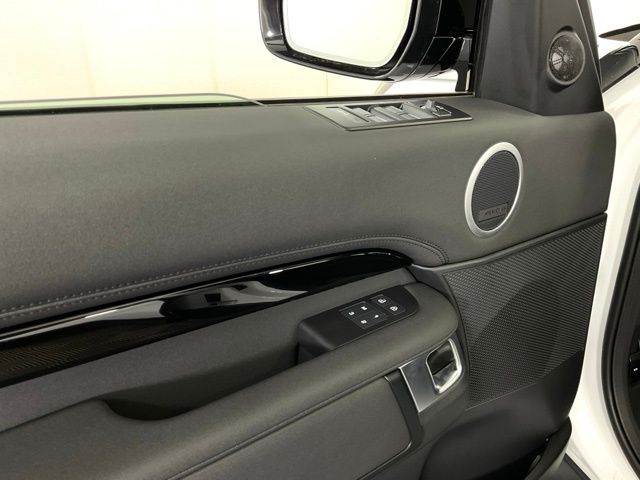2025 Land Rover Discovery S - Photo 25