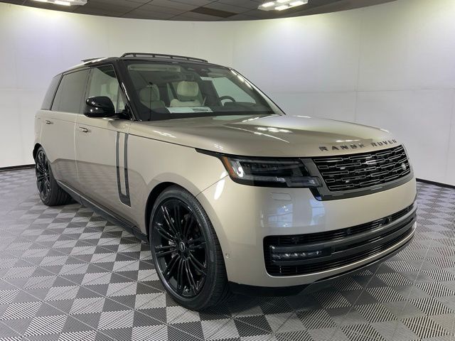 2025 Land Rover Range Rover SE photo 3