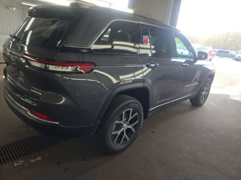 Used 2025 Jeep Grand Cherokee Limited SUV