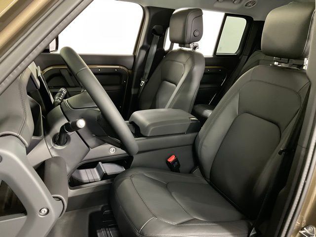 2025 Land Rover Defender S - Photo 29