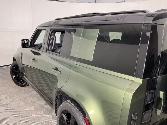 2026 Land Rover Defender X-Dynamic SE - Photo 33