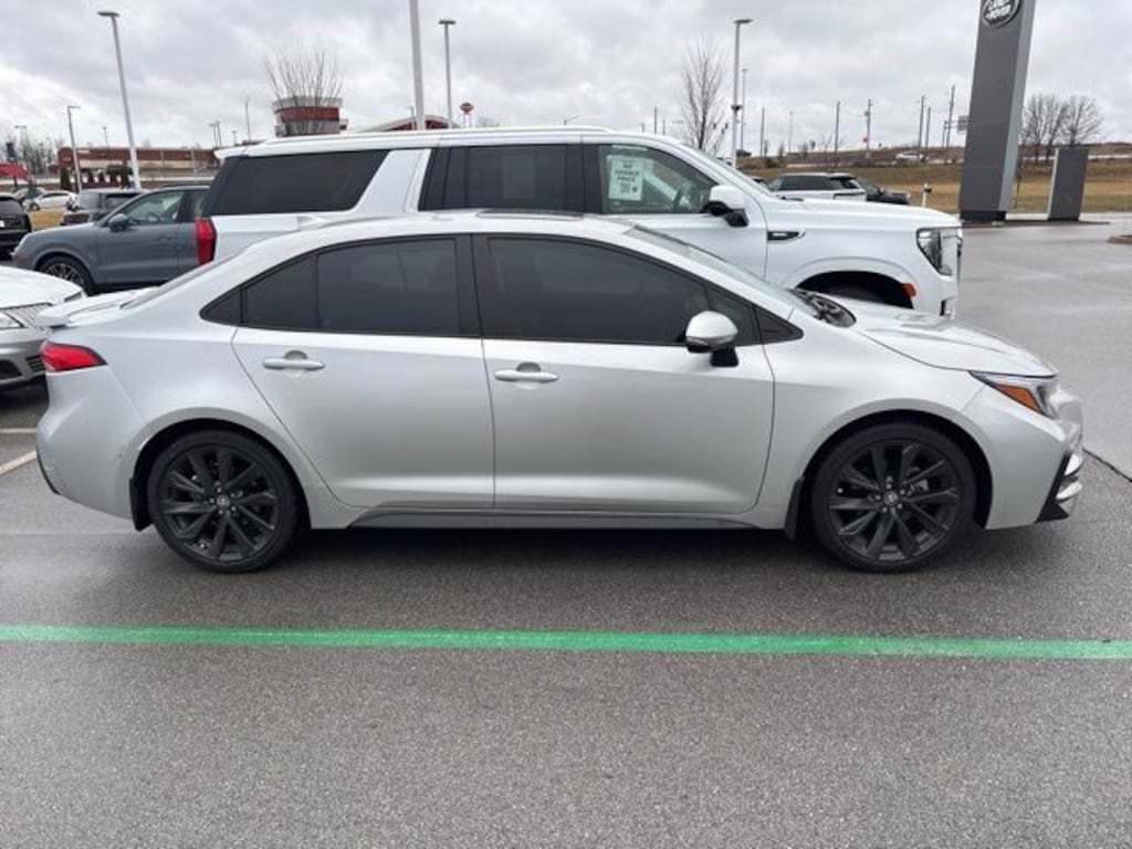 Used 2024 Toyota Corolla SE Sedan