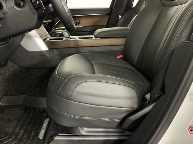 2025 Land Rover Range Rover SE - Photo 22