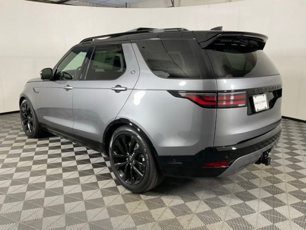 New 2026 Land Rover Discovery Dynamic SE SUV