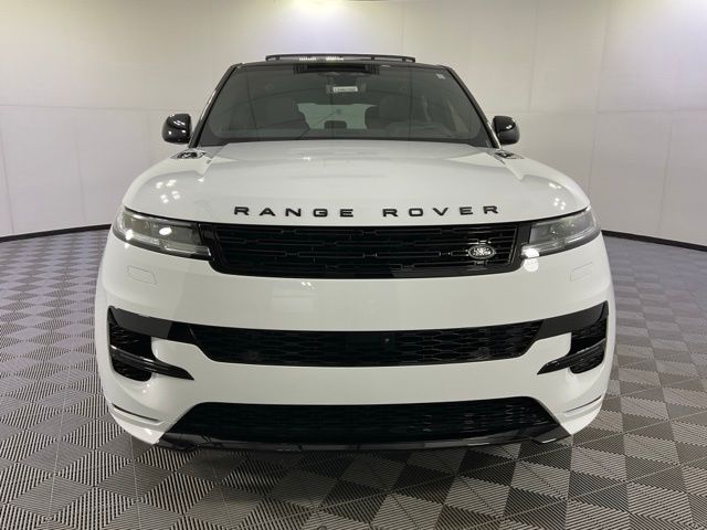2025 Land Rover Range Rover Sport SE photo 2