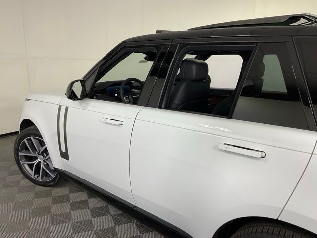 2025 Land Rover Range Rover SE - Photo 32
