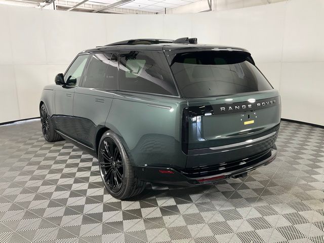 2025 Land Rover Range Rover SE photo 4