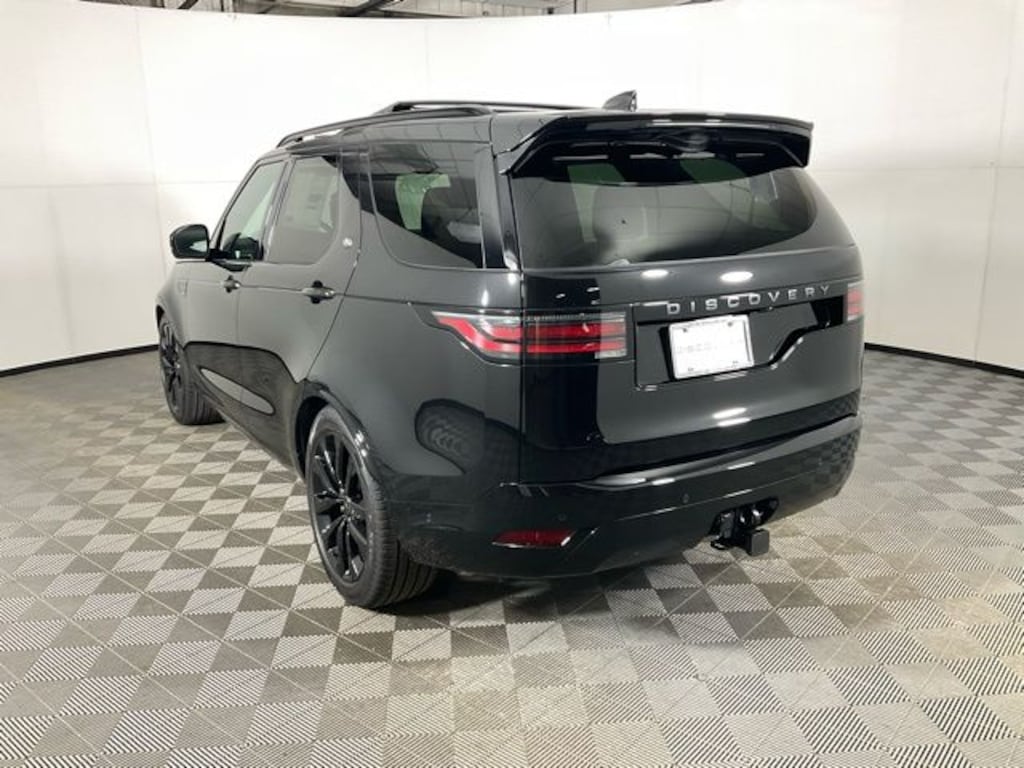 New 2026 Land Rover Discovery Dynamic SE SUV