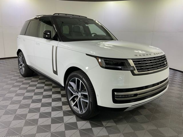 2025 Land Rover Range Rover SE photo 3
