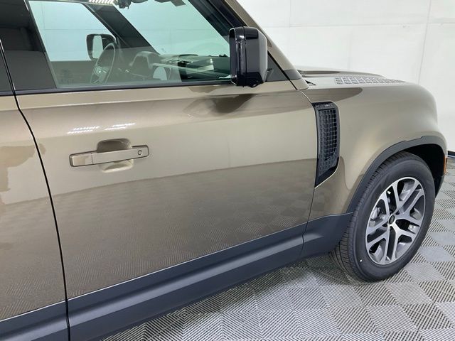2025 Land Rover Defender S - Photo 10