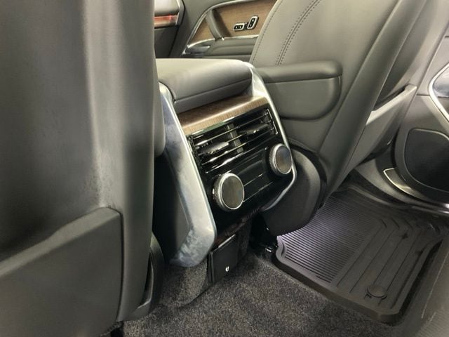 2025 Land Rover Range Rover SE - Photo 18