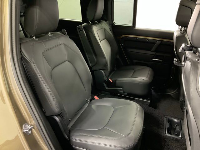2025 Land Rover Defender S - Photo 38